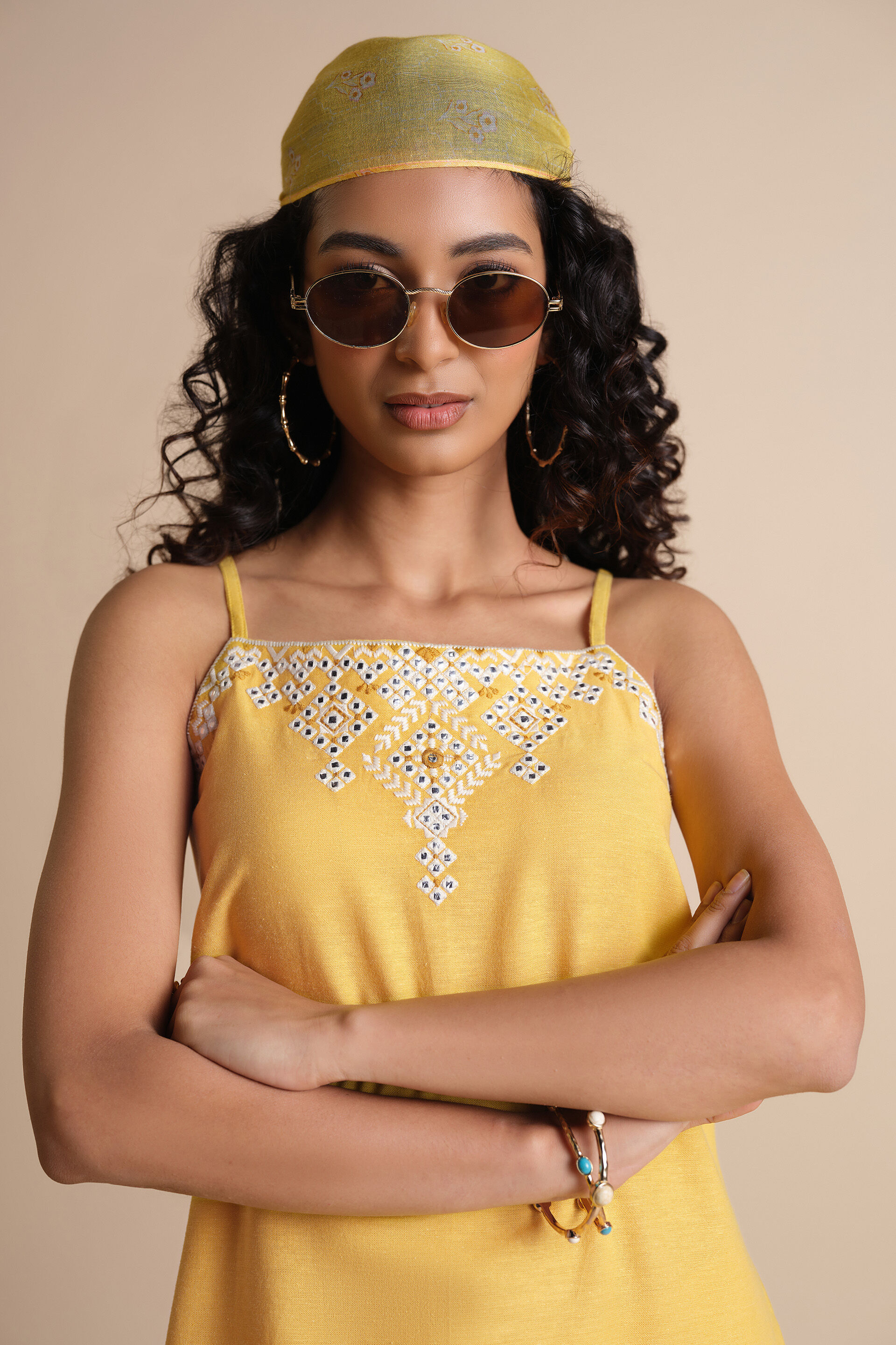 Laddoo Peela Sleeveless Kurta Set, Mustard, image 4